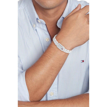 Ανδρικό βραχιόλι ατσάλινο Tommy Hilfiger 2790501 σε ασημένιο χρώμα και ασημένια αγκράφα.
